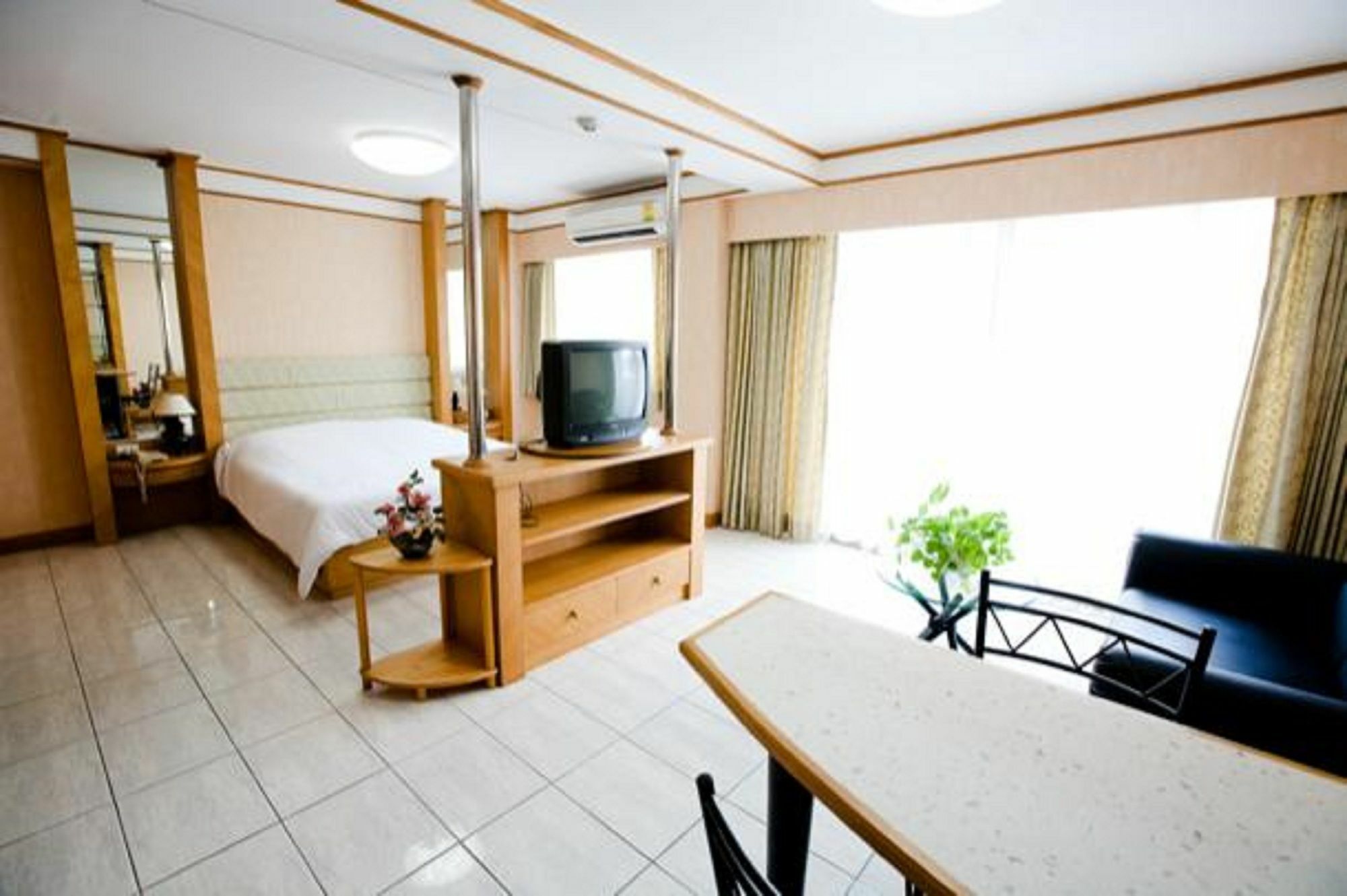 Roseate Ratchada Lejlighedshotel Bangkok Eksteriør billede